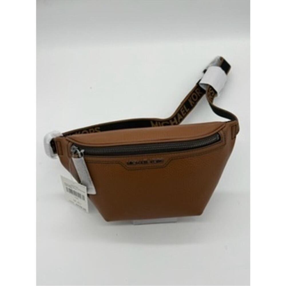 MICHAEL KORS Cooper Small Leather Sling Pack - Picture 3 of 8